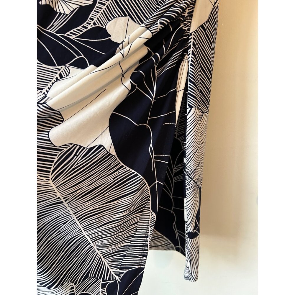 LAUREN RALPH LAUREN Dress Size 12 Black White Floral ruched Sleeveless stretch V - Picture 10 of 15